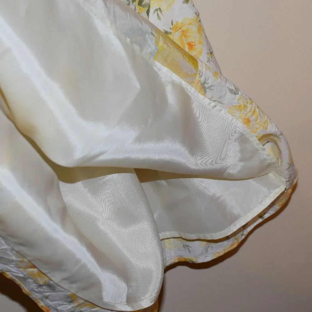 Banana Republic 100% Silk Yellow Floral Classic Skirt Church Wedding Career Wear